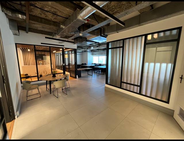 197M² OFFICE TO LET IN FORESHORE